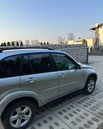 Toyota RAV4 cena 18900 przebieg: 279000, rok produkcji 2004 z Gdańsk małe 436